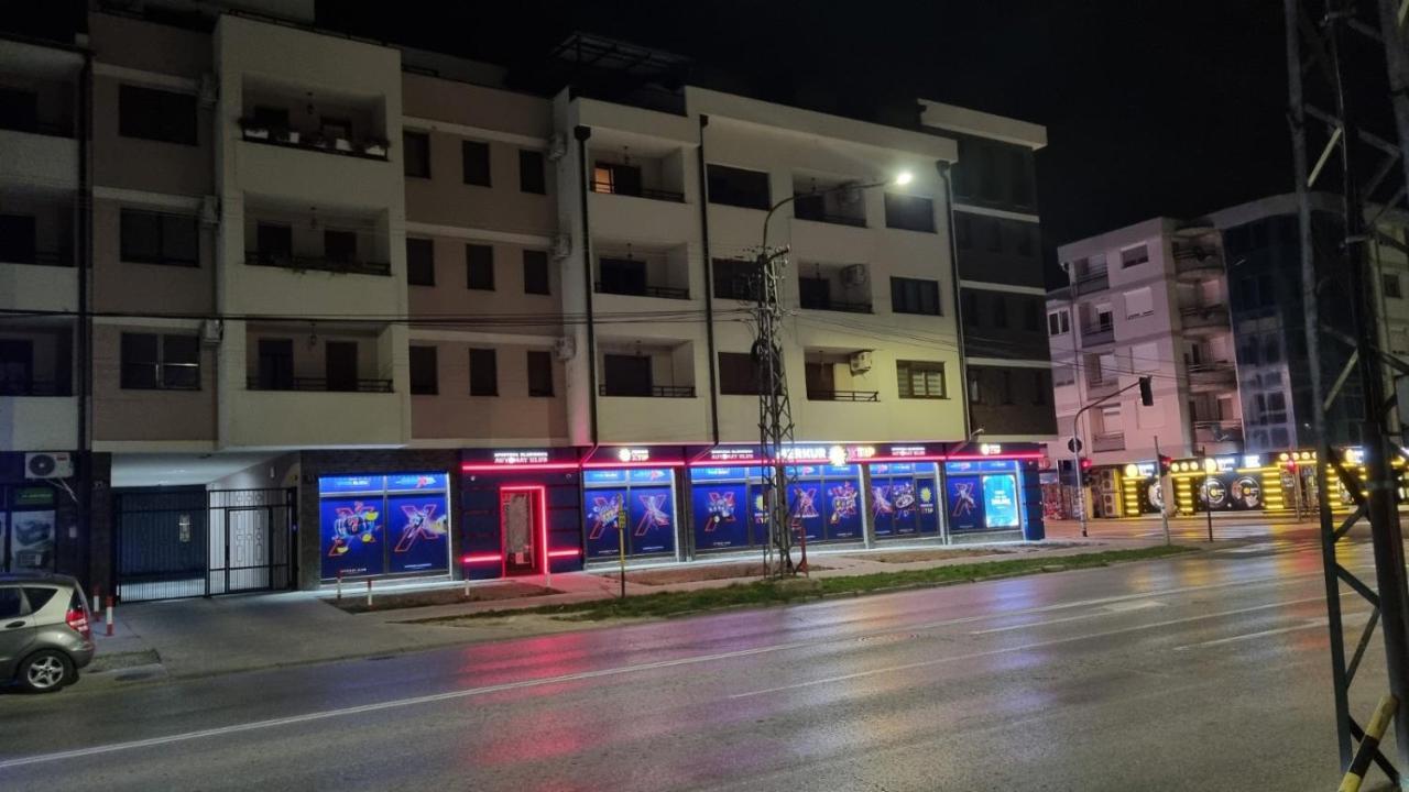 Apartman Lux-Besplatno Koriscenje Zasebne Garaze Sremska Mitrovica Extérieur photo